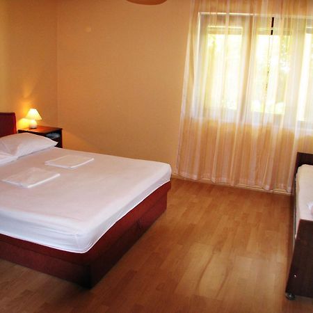 Apartments Miljak 奥米什 外观 照片