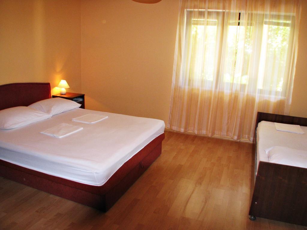 Apartments Miljak 奥米什 外观 照片