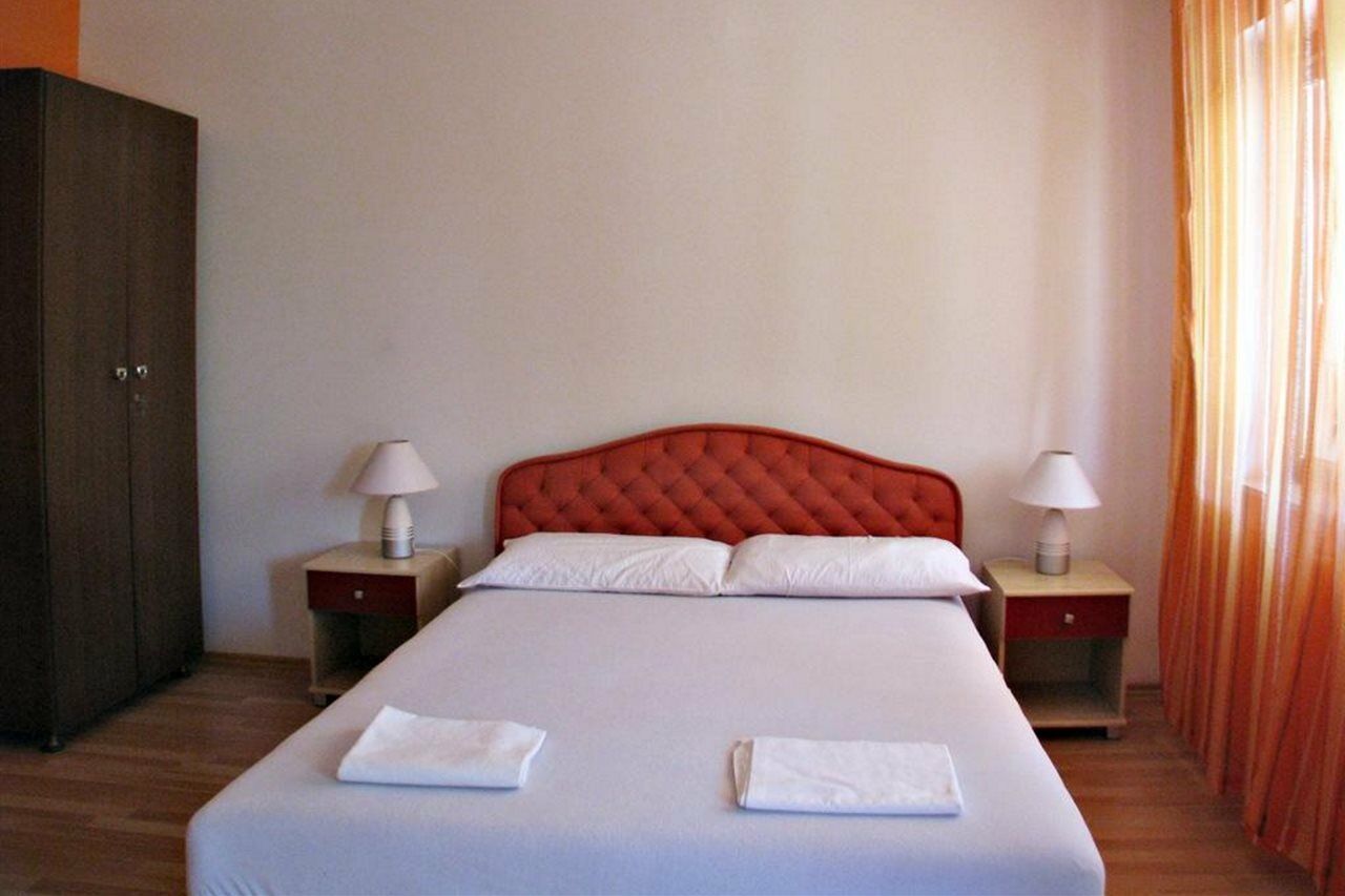 Apartments Miljak 奥米什 外观 照片