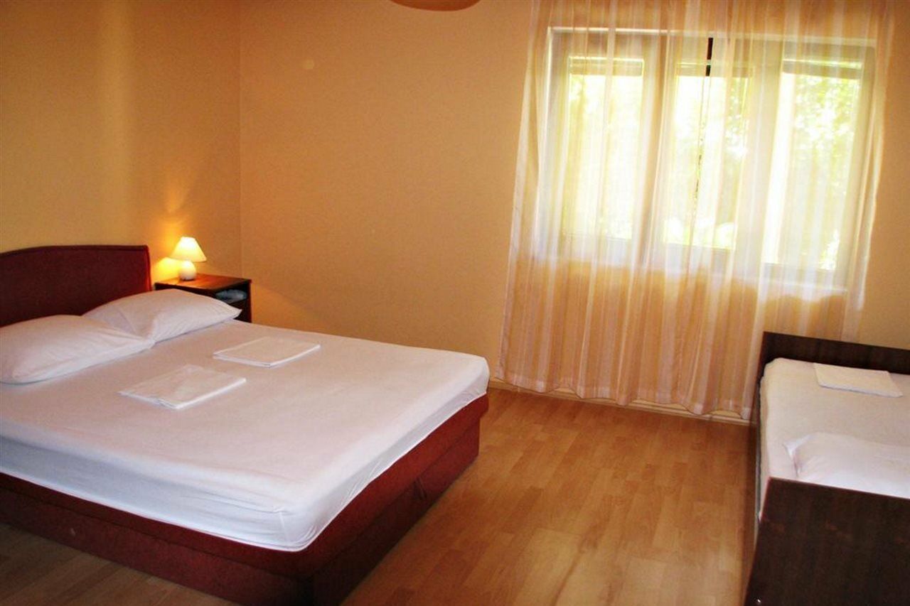Apartments Miljak 奥米什 外观 照片